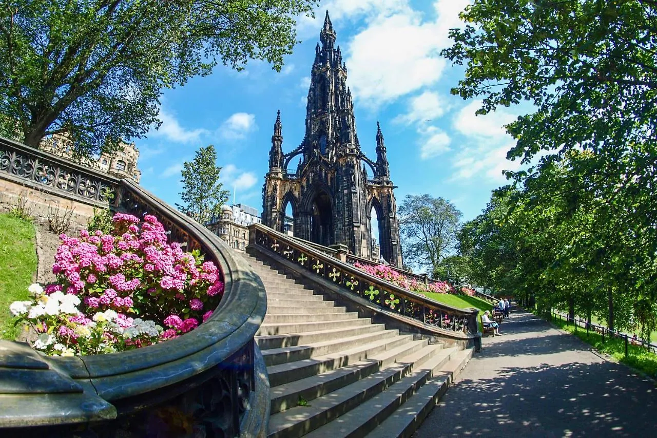 Inn Super King Garden Suite With En-Suite Edinburgh